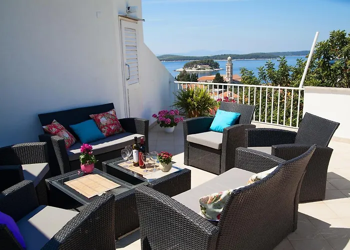 Willa Karaber Hvar Town